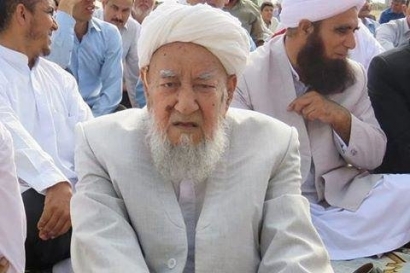 امام جمعه اهل سنت بندرترکمن در بیمارستان بستری شد/ عیادت نماینده ولی‌فقیه در گلستان از حاج محمد آخوند عابدی کُر