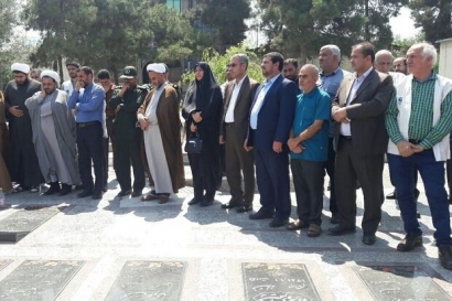 مزار شهدای گرگان توسط اصحاب رسانه عطرافشانی شد