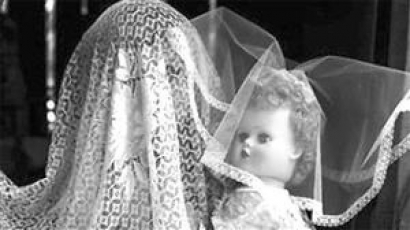 سمیه ۱۱ ساله گرفتار یک سنت قدیمی