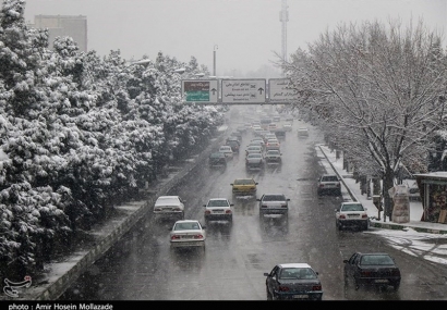 کاهش محسوس دمای هوا و مواج شدن دریایی خزر/ صیادان دریا نروند